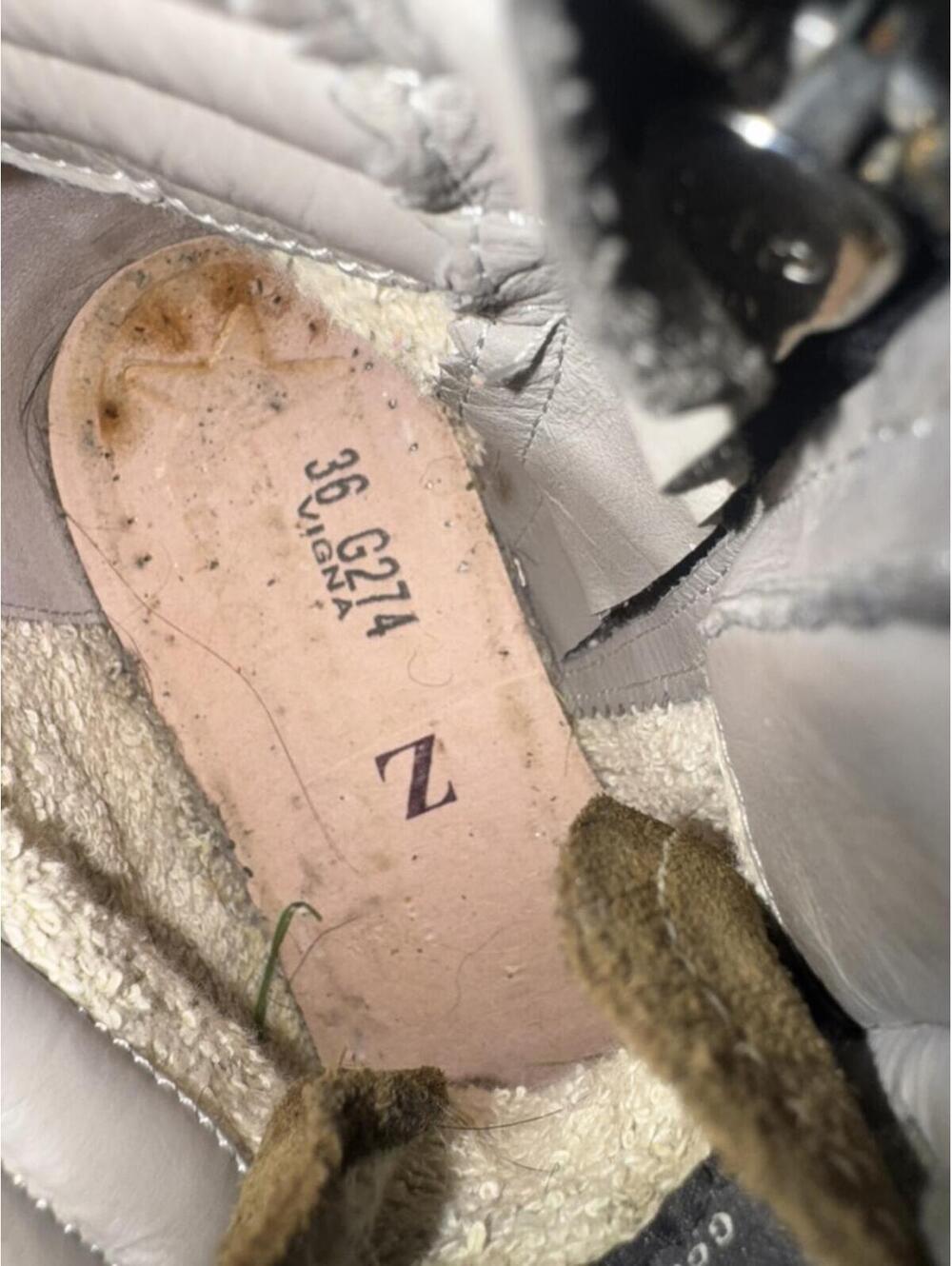 Golden Goose High-Top Slide Sneakers with White Star Detail - Women's Size 36 - Picture 7 of 7